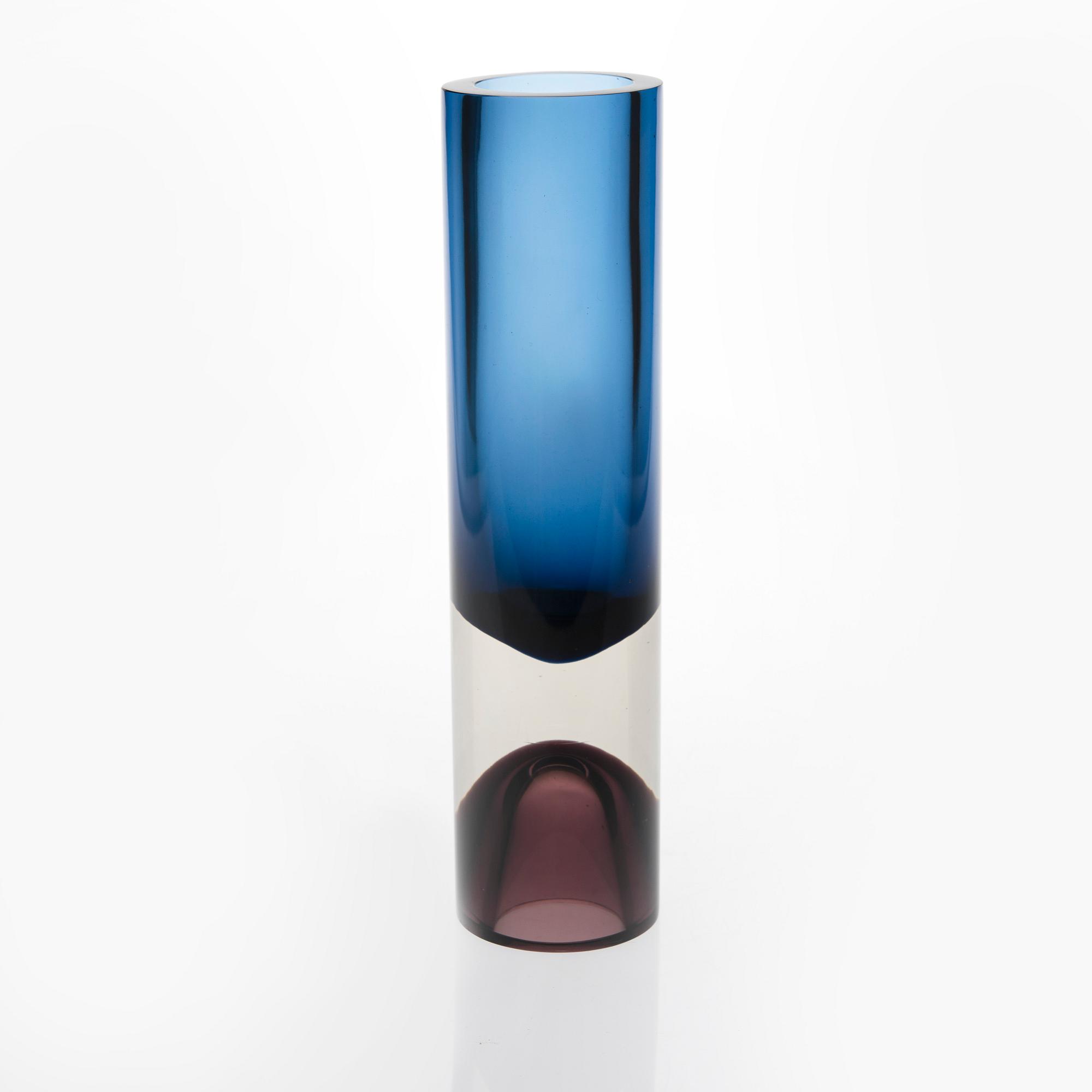TAPIO WIRKKALA, ART GLASS, VASE 3892. Signed Tapio Wirkkala -56.