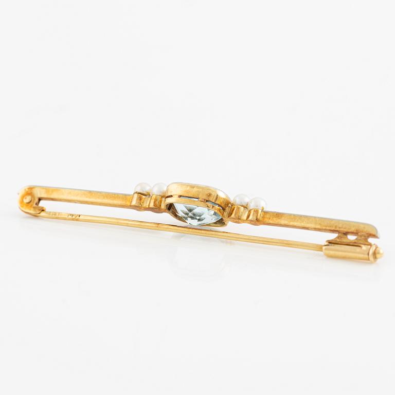 Brooch pin 18K gold with cushion-cut aquamarine and seed pearls.