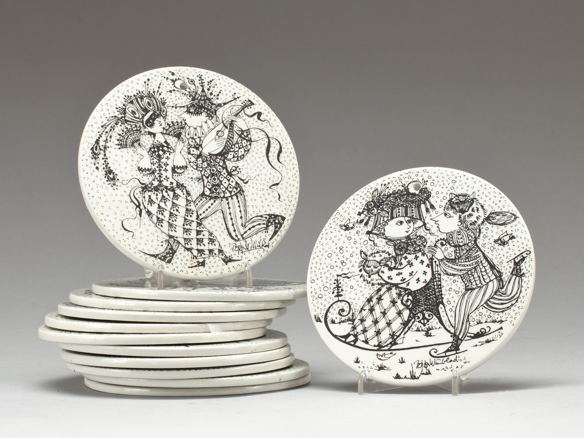 VÄGGPLAKETTER, 12 st, flintgods, Björn Wiinblad, Nymölle, Danmark. 1900-tal.