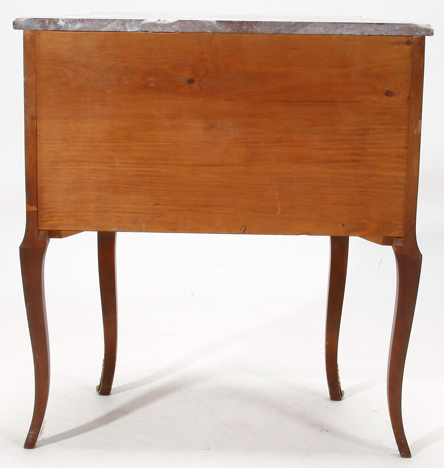 BYRÅ, gustaviansk stil, 1900-tal.