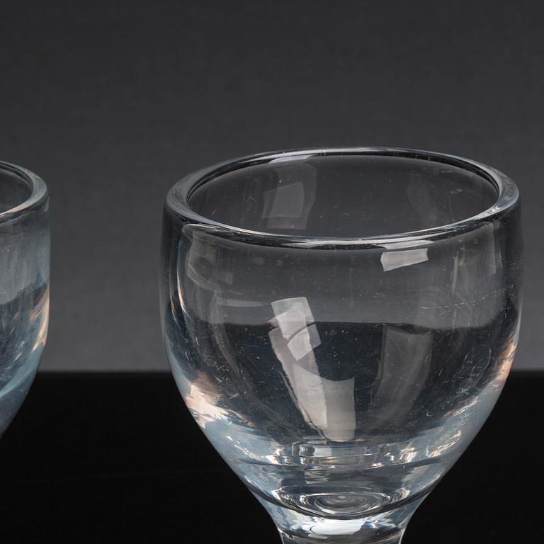 A SET OF 16 PIECES SIGNE PERSSON-MELIN "RUBEN" GLASSES.