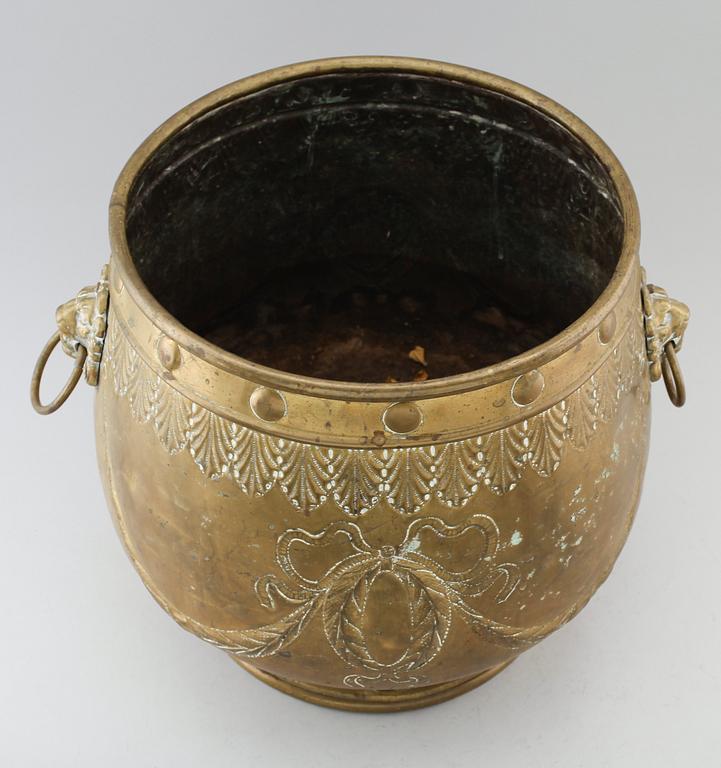 URNA, mässing, 1800-talets mitt.