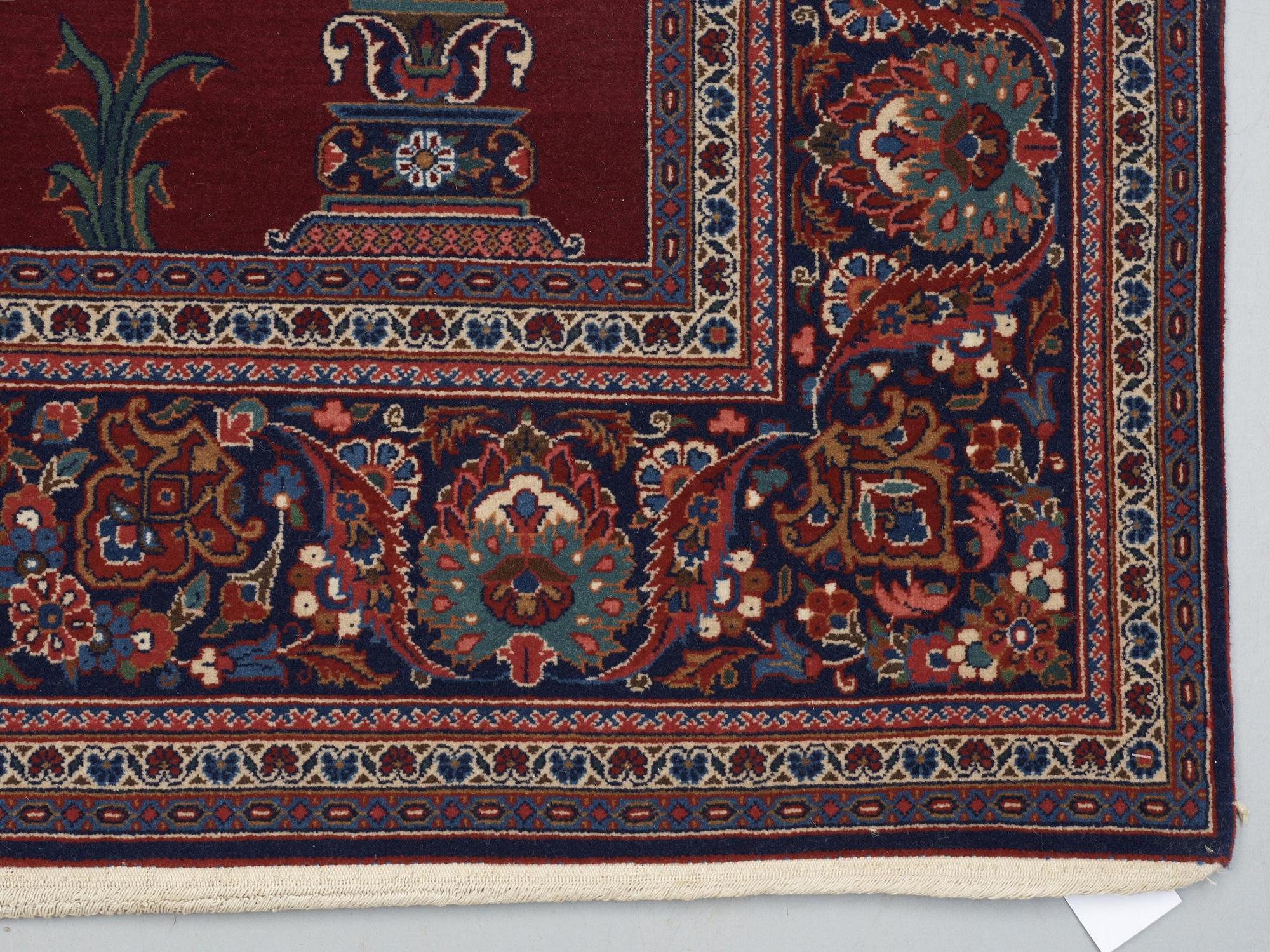 SEMI-ANTIQUE KASHAN. 204 x 132 cm.
