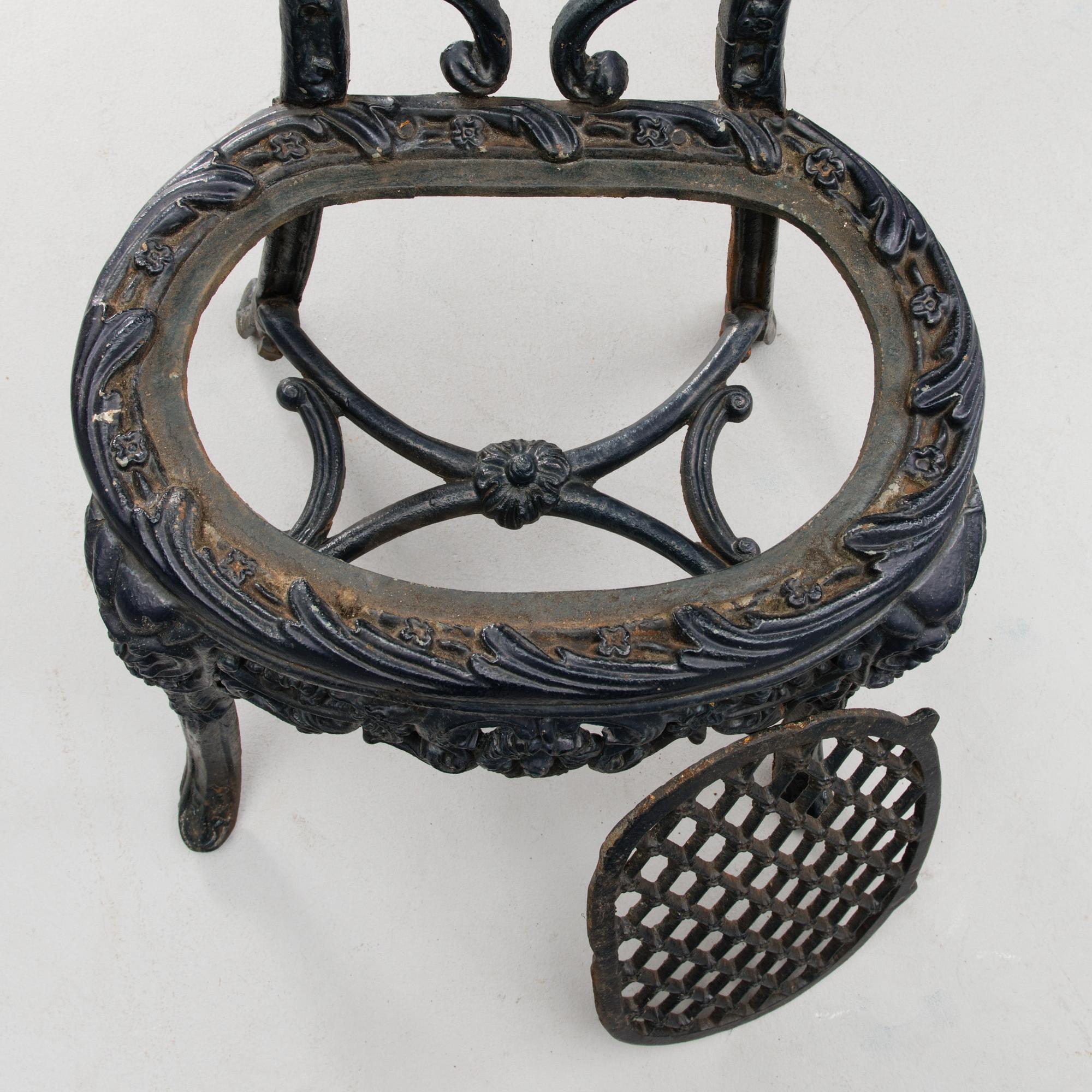 An early 20th century five piece garden suite for Porin Konepaja (Björneborgs Mekaniska Werkstad).