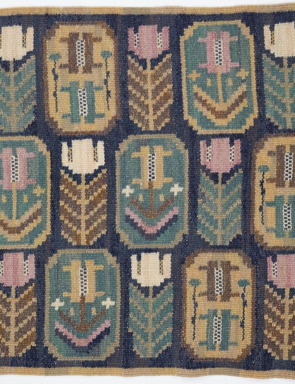 Märta Måås-Fjetterström, a textile, "Medaljongerna", flat weave, ca 57,5-60 x 85-86,5 cm, signed AB MMF.