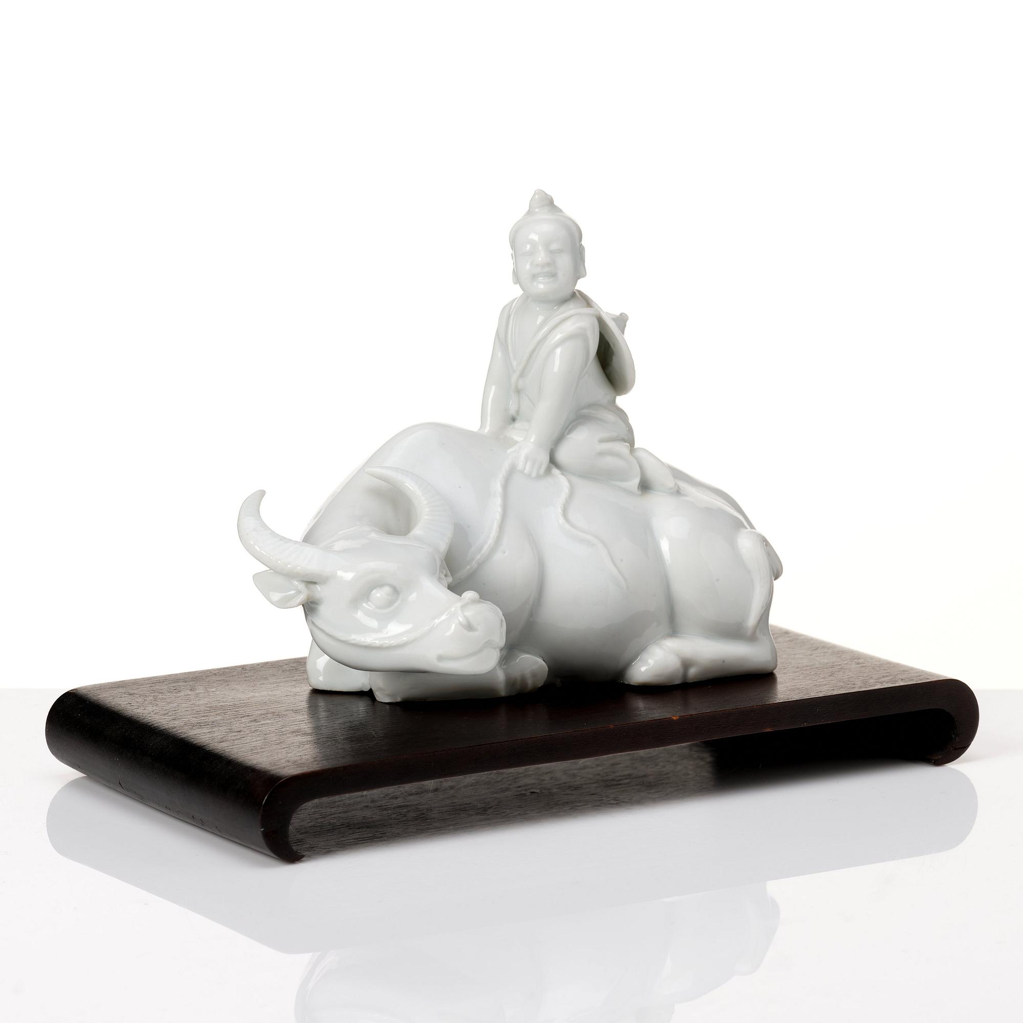 A pair of blanc de chine figurines, Qing dynasty, late Qing dynasty.