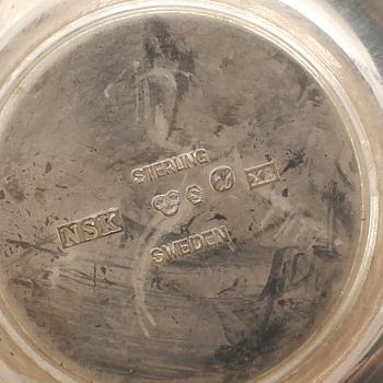 MJÖLKKANNA, sterlingsilver, Nordisk Silverkonst AB, Helsingborg, 1948. Total vikt ca 220 gram.