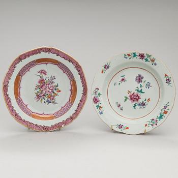 Chinese 18th-Century porcelain dishes, four pairs of dishes and two single soup bowls.