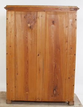 CHIFFONJÉ, nyrenässans. 1800-talets slut.