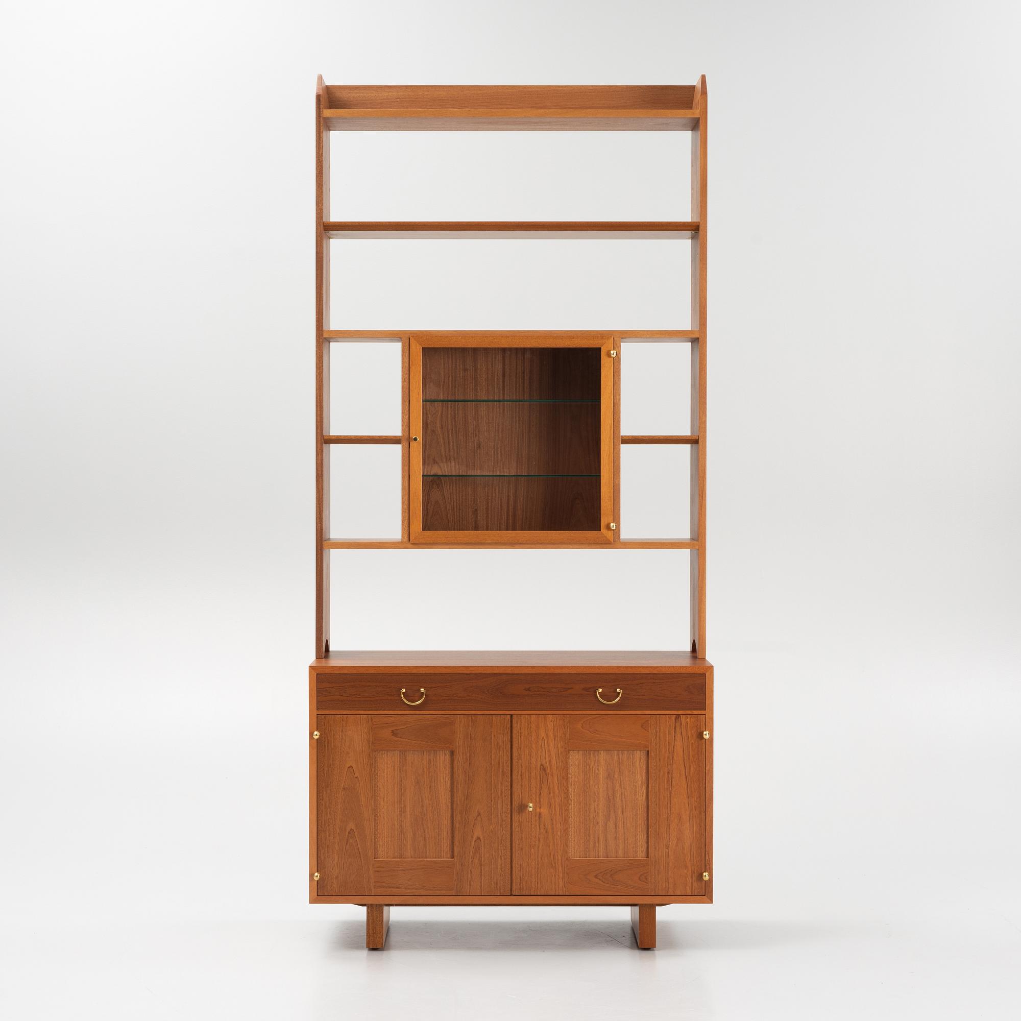 Josef Frank, bokhylla med vitrin, modell 2112, Firma Svenskt Tenn.
