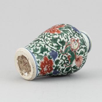 Vas, porslin. Transition, 1600-tal.