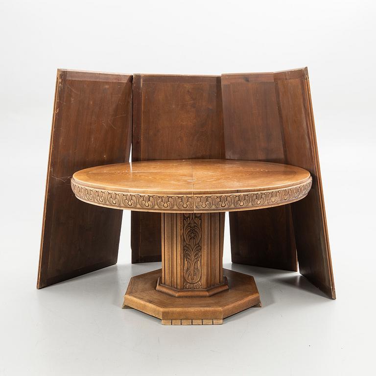 Dining table, first half of the 20th century.