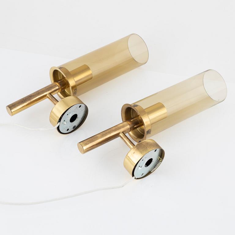 Hans Agne Jakobsson, a pair of V169/1 wall lamps, Hans-Agne Jakobsson AB, Markaryd, second half of the 20th century.
