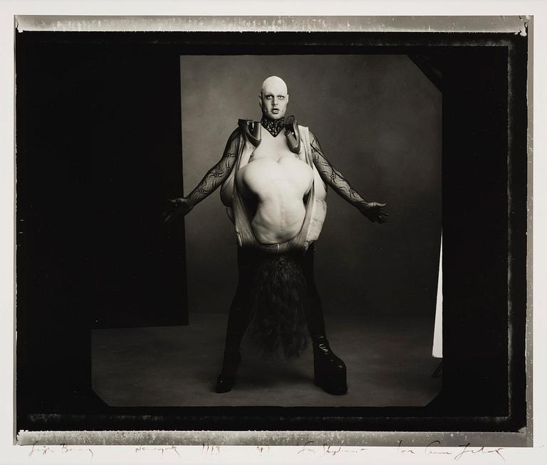 Annie Leibovitz, "Leigh Bowery, New York", 1993.