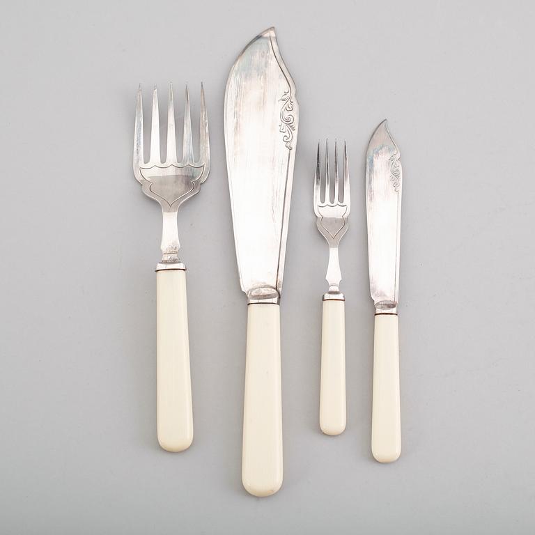 FISKBESTICK, 14 delar, nysilver, England, 1900-talets första hälft.