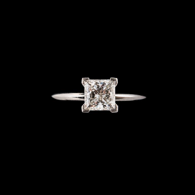 RING, prinsesslipad diamant 1.14 ct. G/vvs1, platina. Tiffany 2011. Storlek 15,5, vikt 4,4 g.