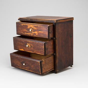 BARNBYRÅ/MINIATYRBYRÅ, omkring 1900.