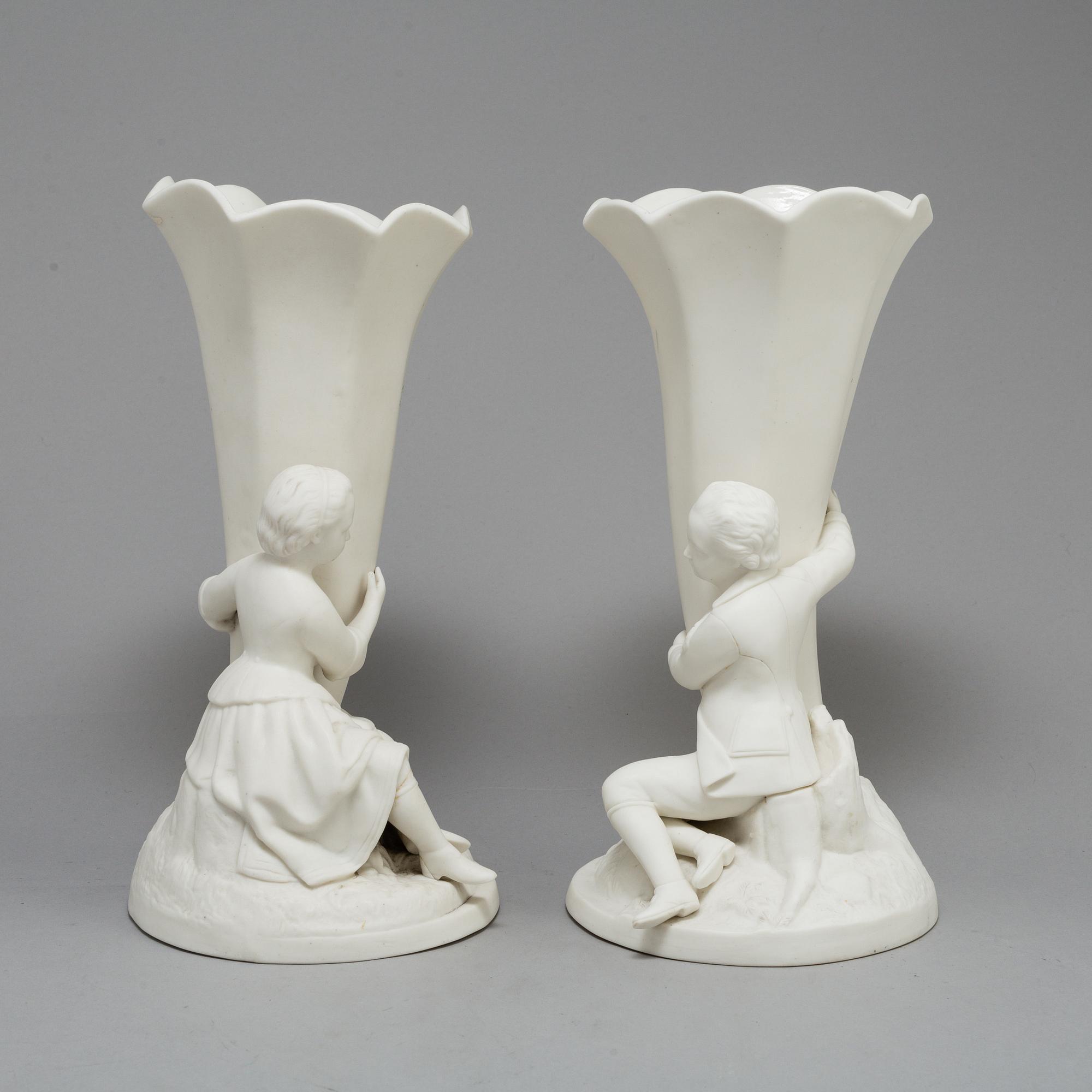 BLOMVASER, ett par, parian, Gustafsberg, ca år 1900.