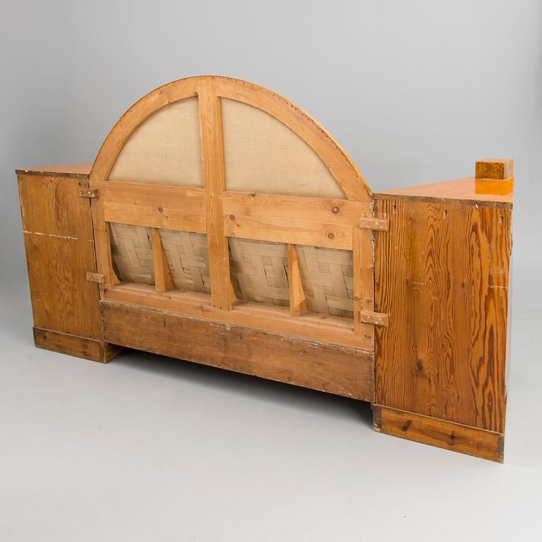 Eliel Saarinen, A 4-piece furniture suite manufactured by  N. Bomanin Höyrypuusepäntehdas, Turku. Finland. Designed circa 1908.