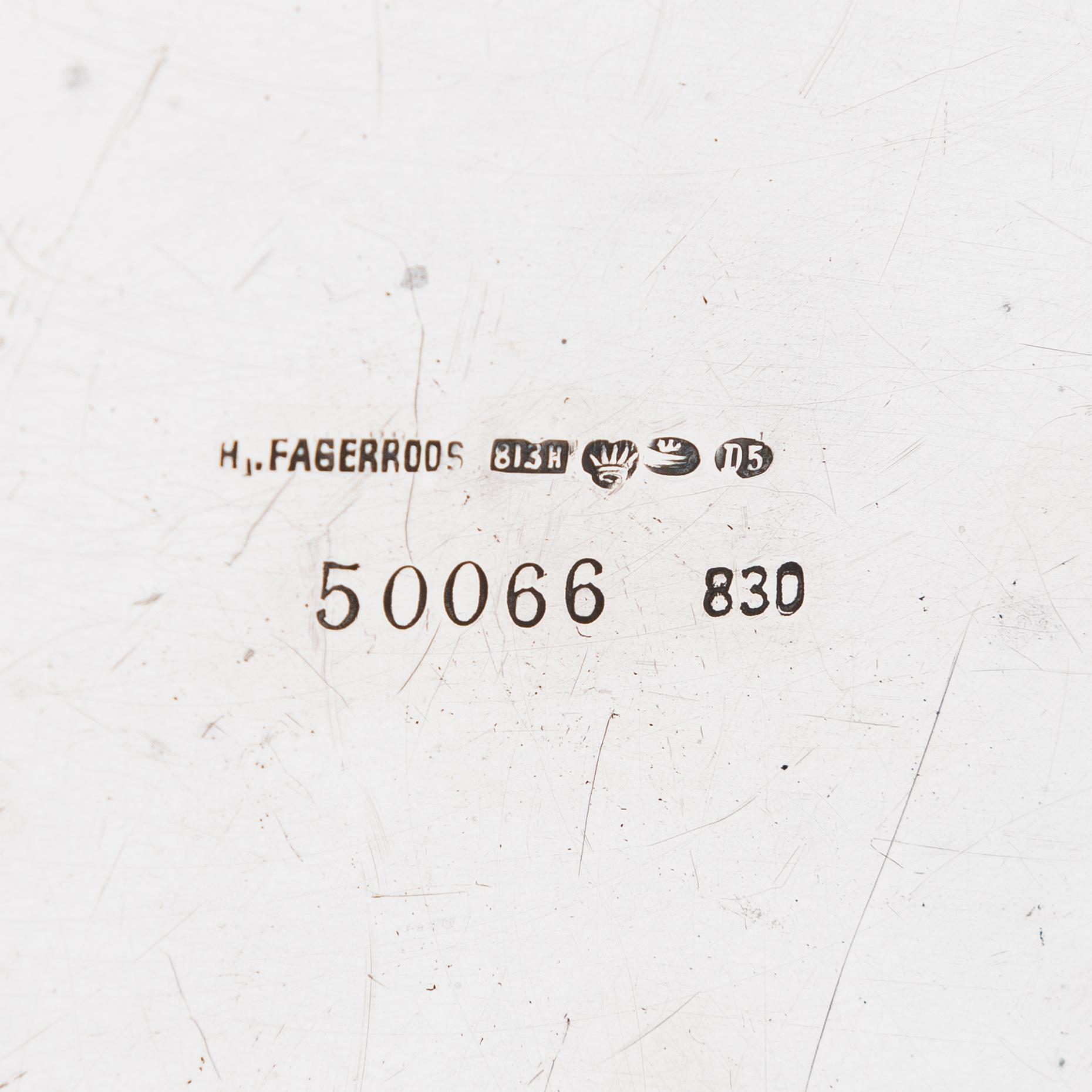 Wilhelm Fahlström, soppslev, silver, Helsingfors 1818-28 och Hjalmar Fagerroos' sockerskål, silver, Helsingfors 1909.