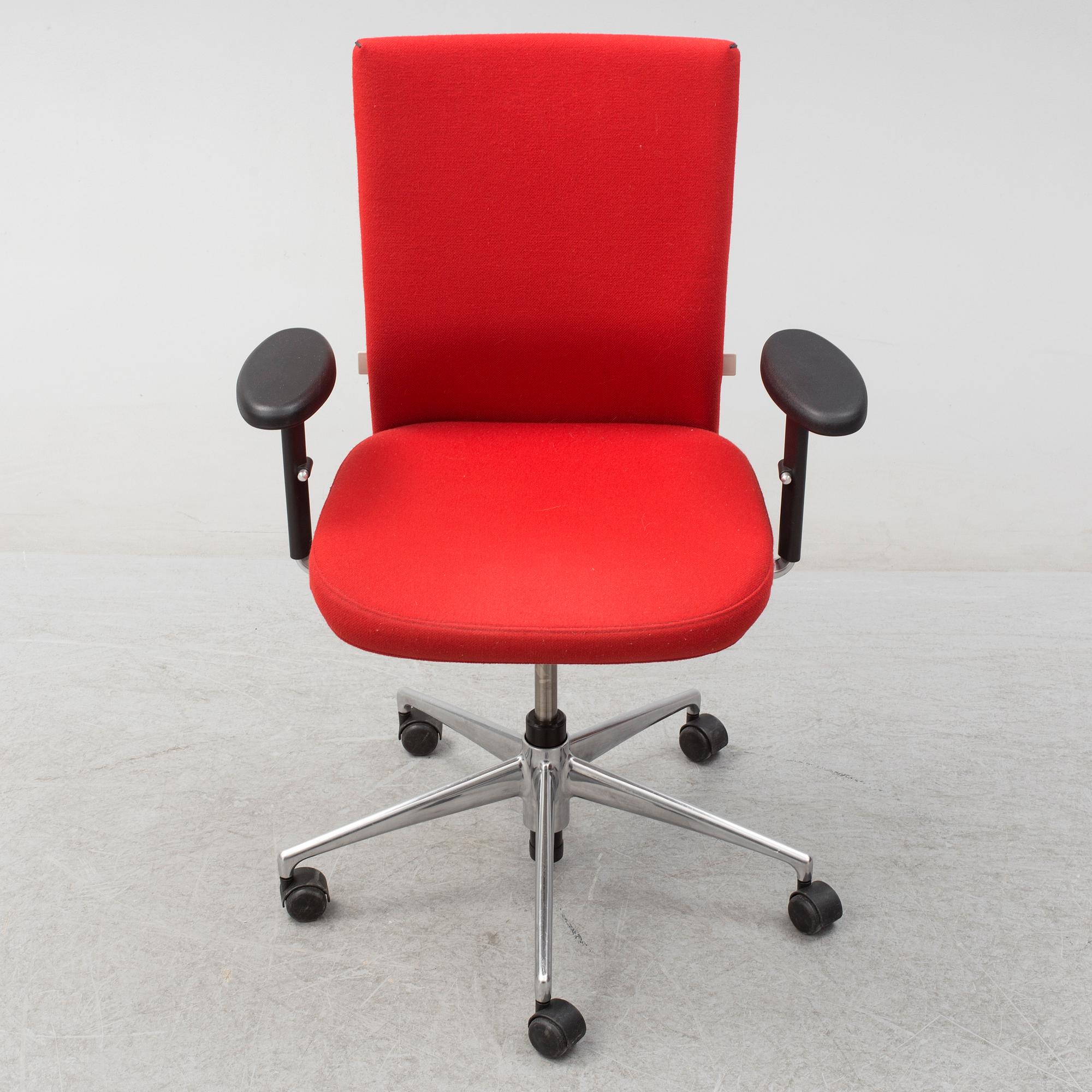 An 'Axess Plus Chair' by Antonio Citterio for Vitra.