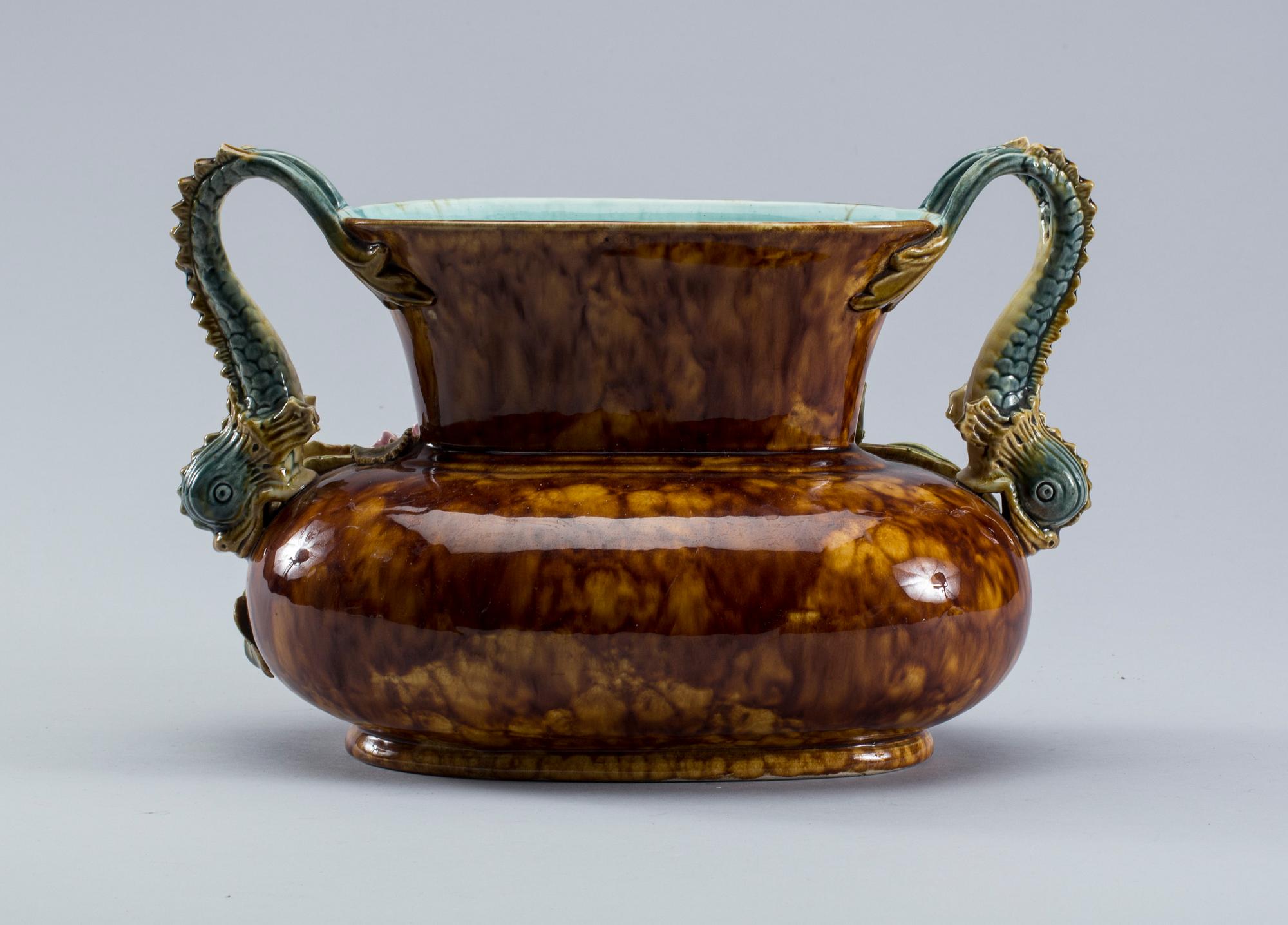 URNA, nyrokoko, majolika, sent 1800-tal.