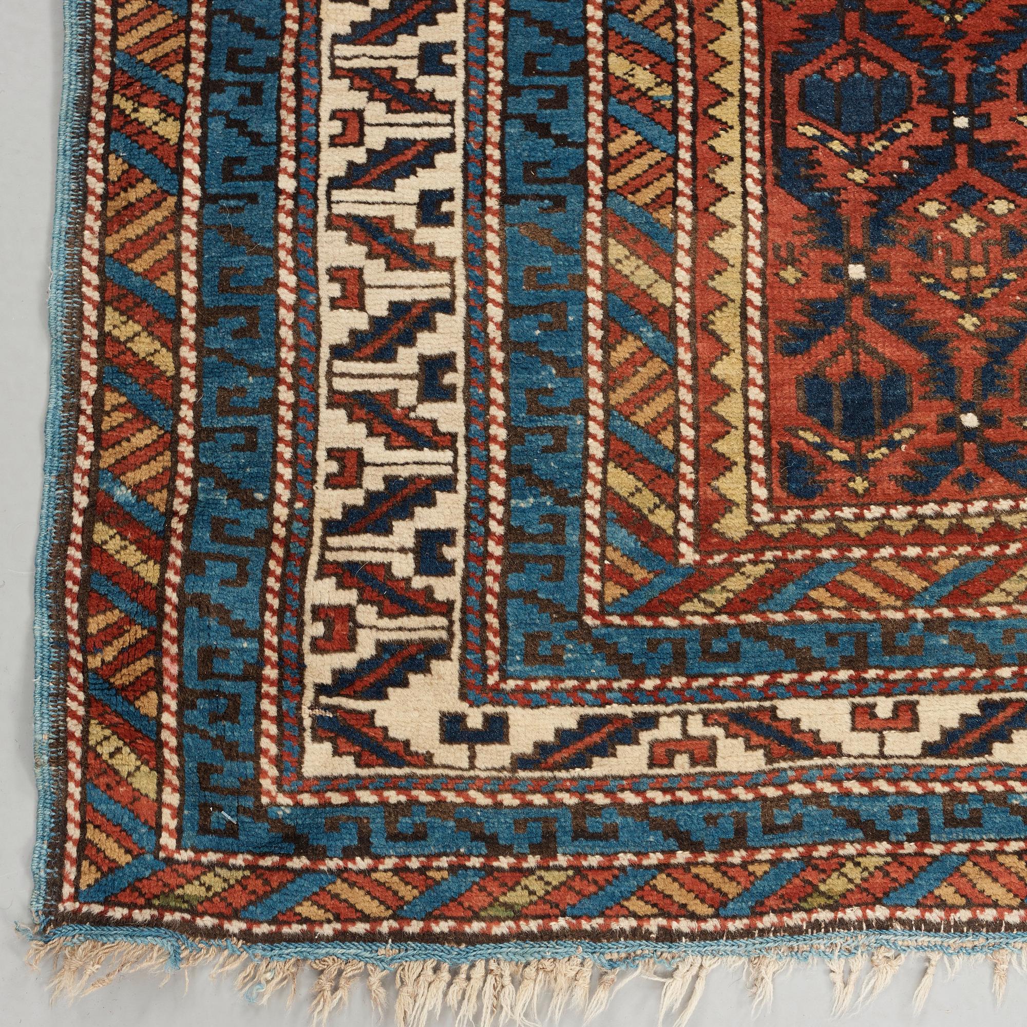 SEMI-ANTIQUE/ANTIQUE CAUCASIAN. 196 x 124,5 cm.