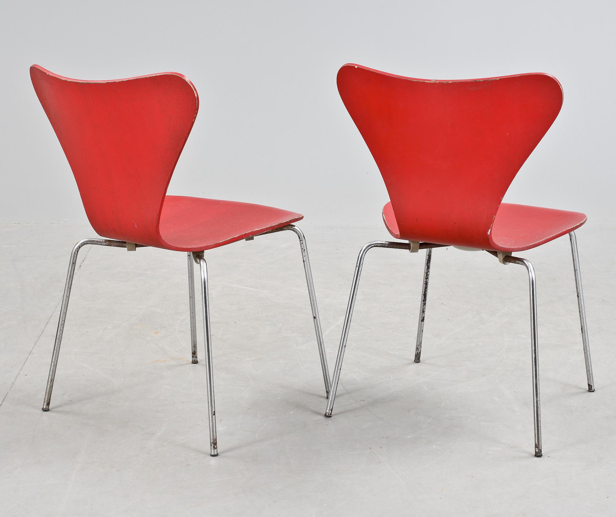 STOLAR, ett par, "Sjuan", Arne Jacobsen, Fritz Hansen, 1968.