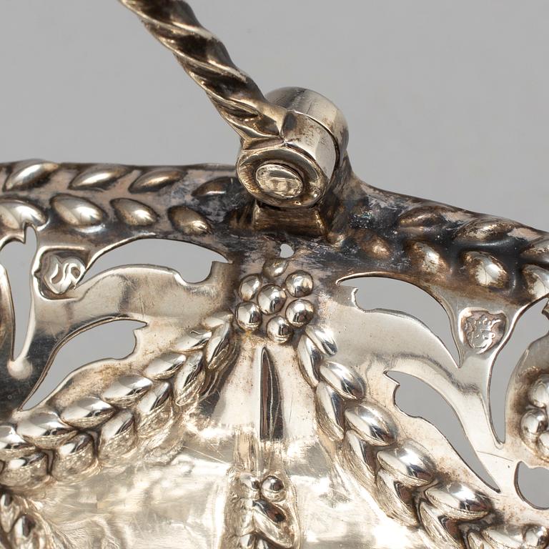 An English 18th century silver sweet meat basket, mark of Richard Meach, London 1773.