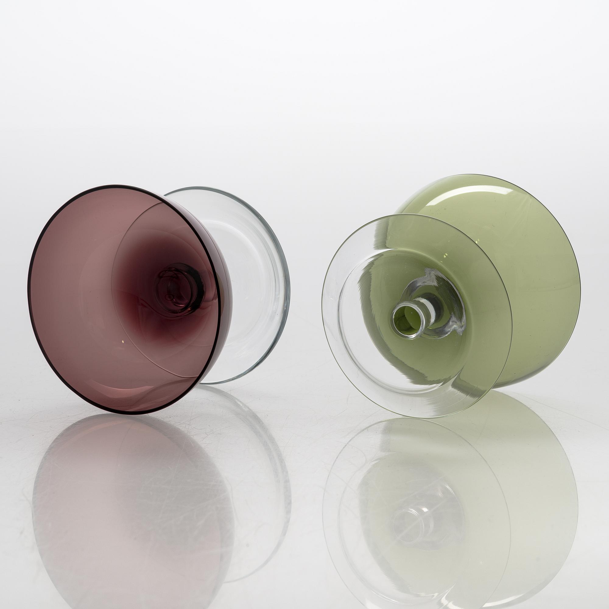 Saara Hopea, dessertskålar, 10 st, glas, modell 1344. Notsjö Nuutajärvi. Modellen formgiven 1952.