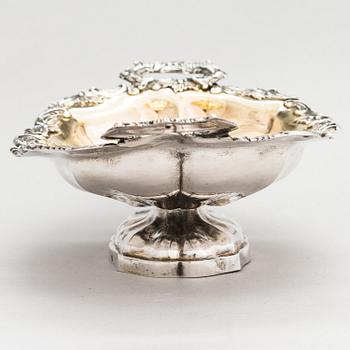 A parcel-gilt silver sweetmeat basket, Saint Petersburg, Russia 1847,assay master Dimitry Ilyich Tverskoy.