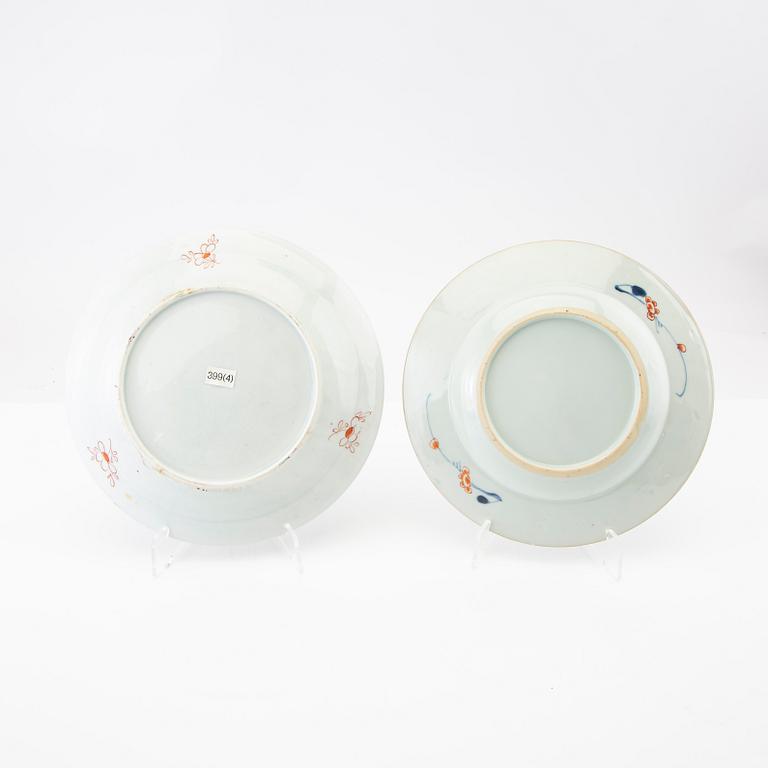 Plates, 2 pieces from the Qing Dynasty and Kangxi period (1662-1722) porcelain.