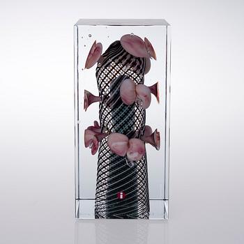 OIVA TOIKKA, A GLASS CUBE. Signed Sakurano Hana, Oiva Toikka, Nuutajärvi 2008, 118/200.