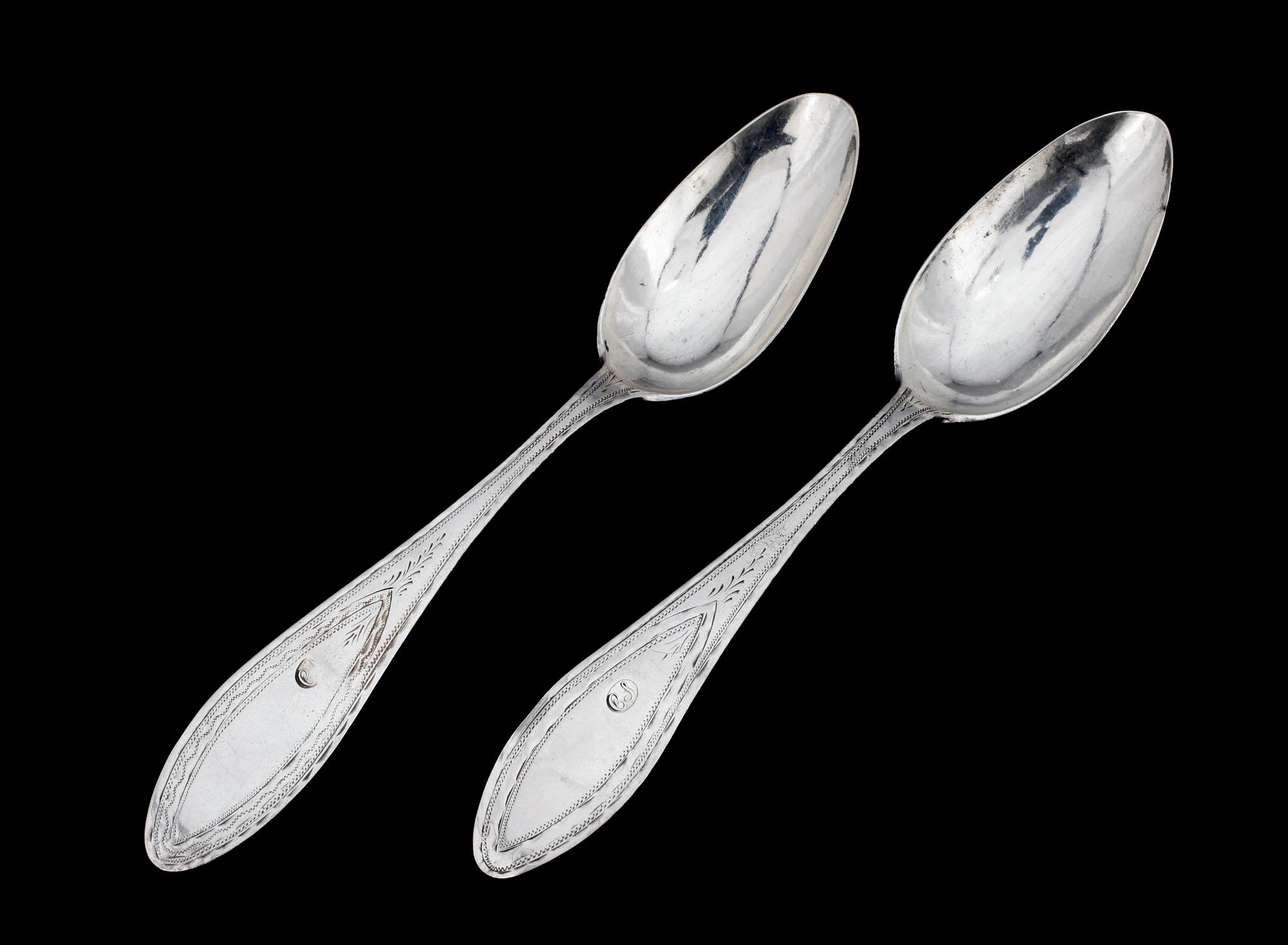 SKEDAR, ett par, silver, 1797. Otydl. stadsstämpel och mästarstämpel. Tot. vikt. 117 g.