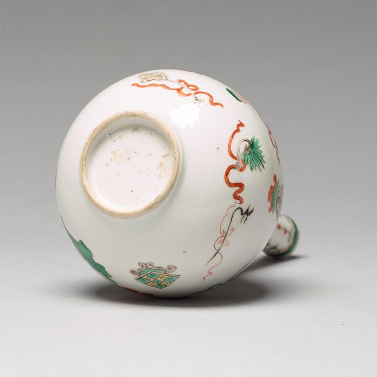 A famille verte vase, Qing dynasty, Kangxi (1662-1722).