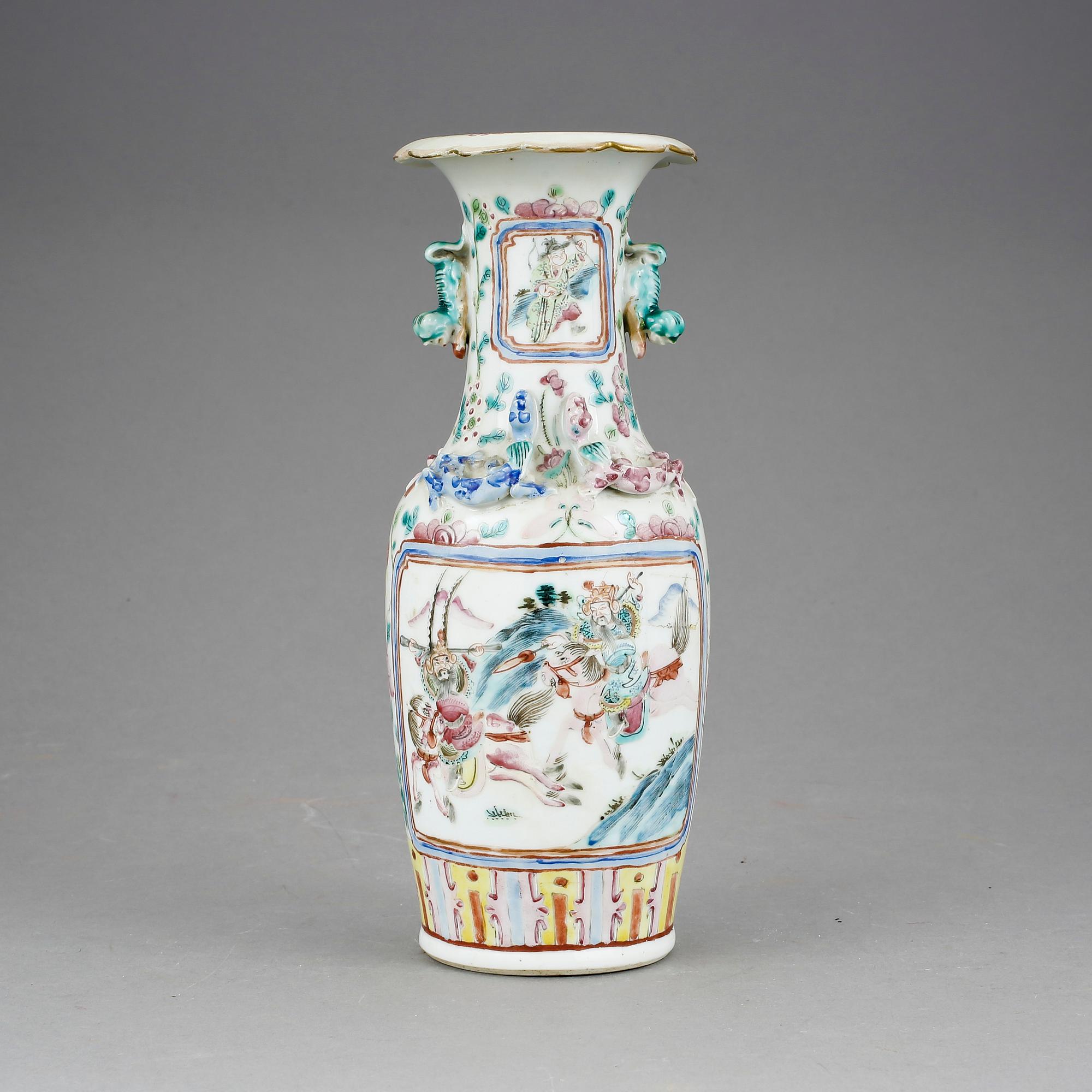 VAS, porslin, Kina, 1800-tal.