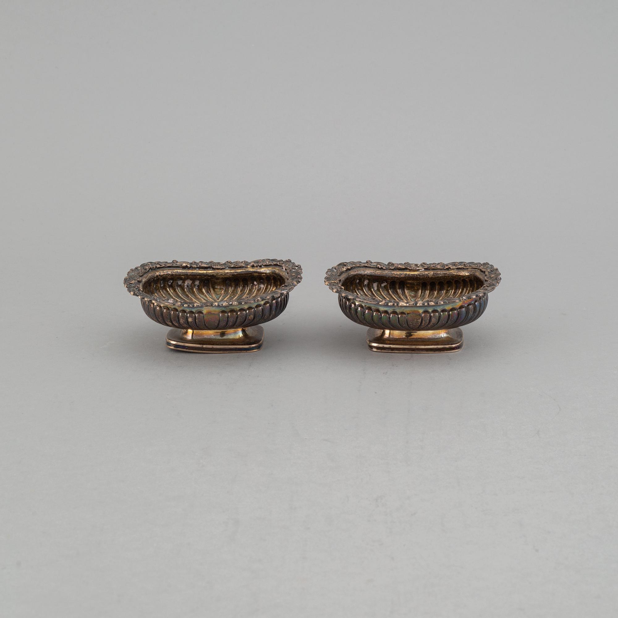 A pair of silver salt cellars, Solomon Royes, London 1820.