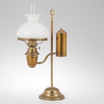 BORDSFOTOGENLAMPA, Kosmos Brenner, sekelskiftet 1800/1900.