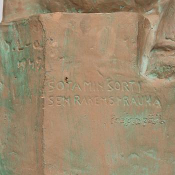 YRJÖ LIIPOLA, skulptur, rödlera, signerad och daterad 1949.