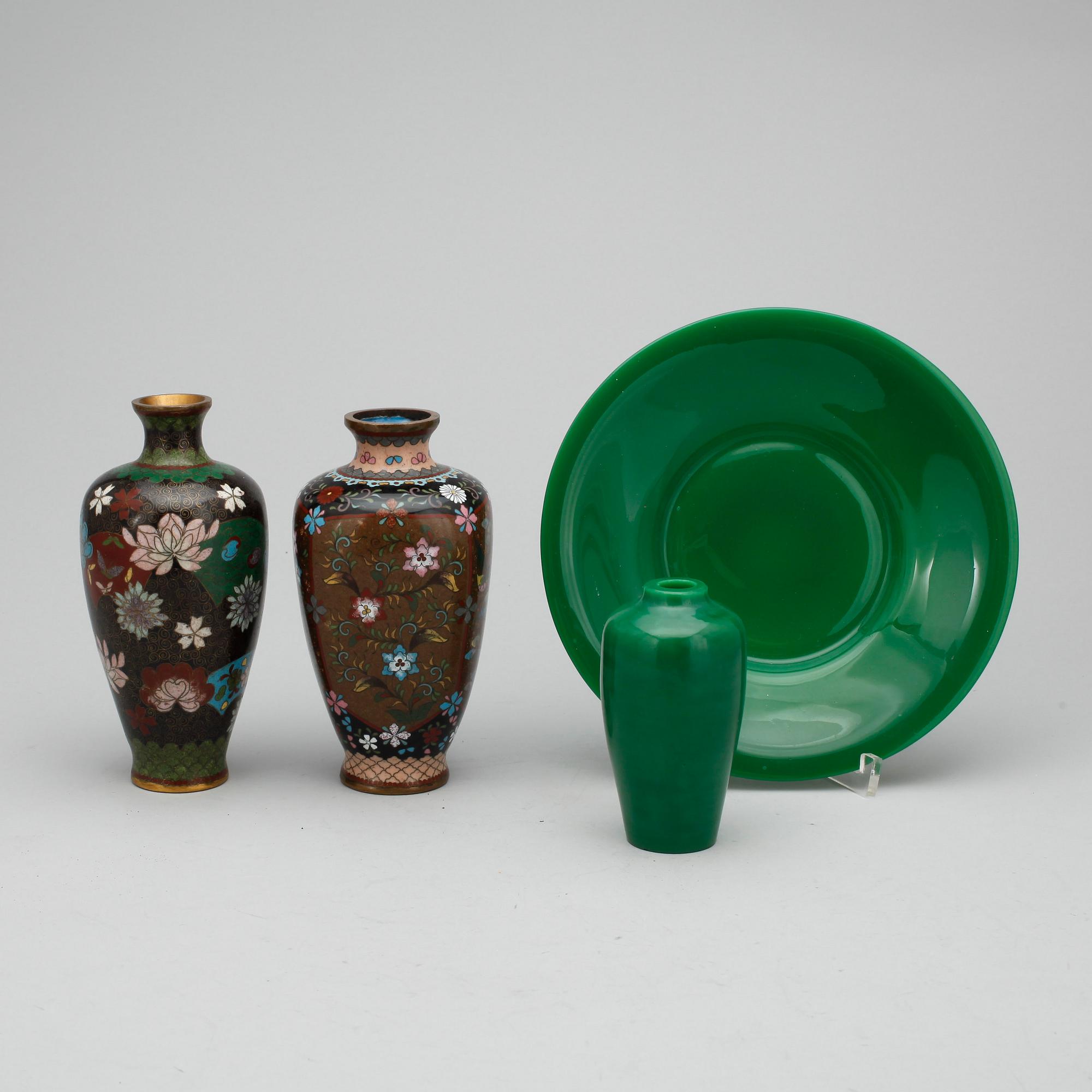 FAT samt VASER, 3 st, cloisonné och glas, orientaliska, 1900-tal.