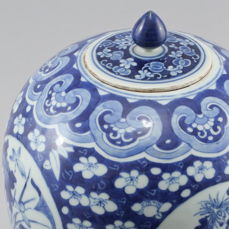 URNA, porslin, Kina, 1800/1900-tal.
