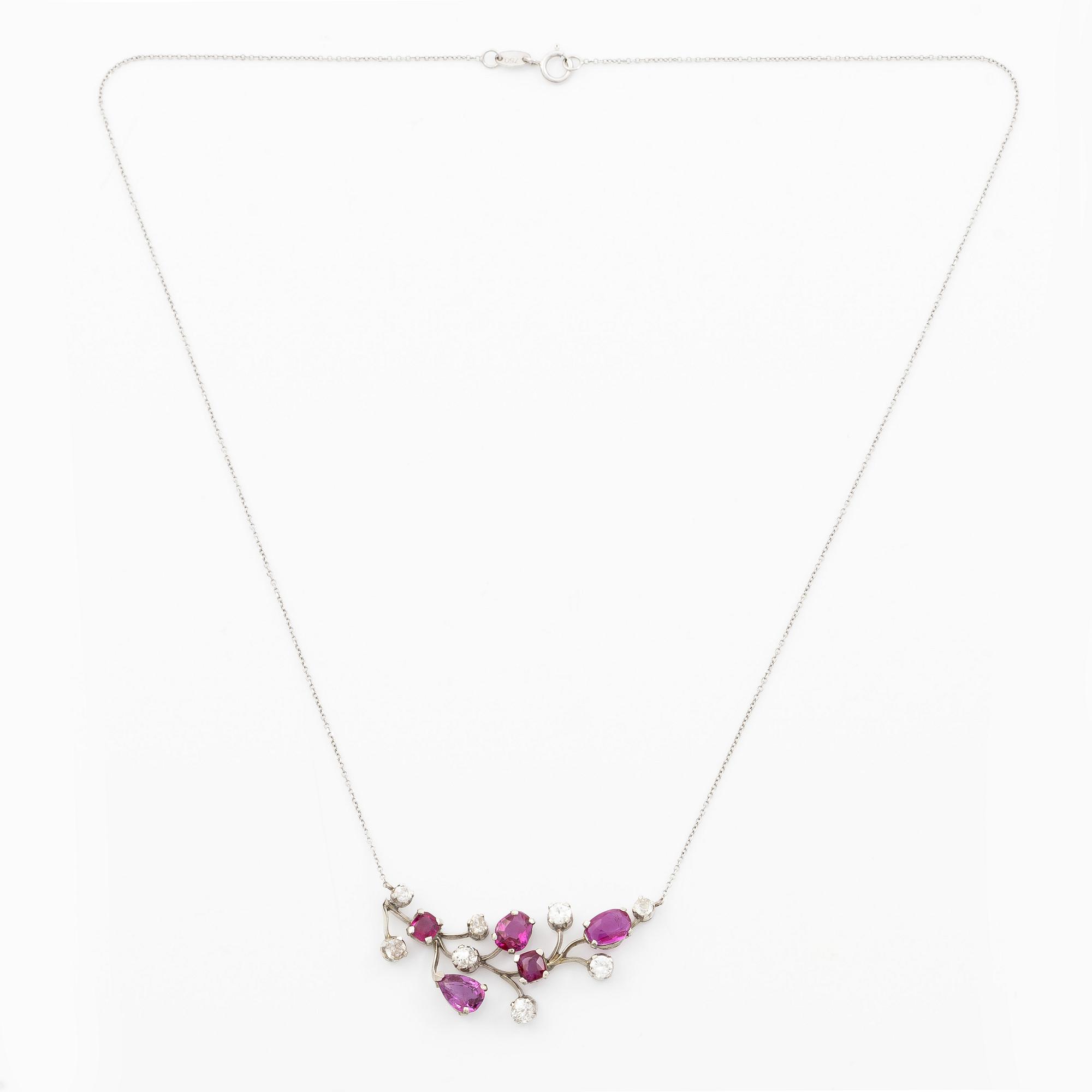 Necklace in 18K white gold with rubies and old-cut and brilliant-cut diamonds. Accompanied by a report from GCS.