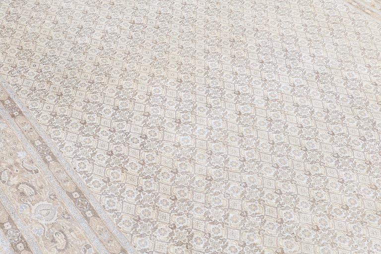 A CARPET, Oriental, ca 355 x 240 cm.
