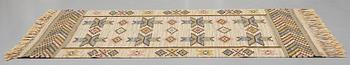 MÄRTA MÅÅS-FJETTERSTRÖM, MATTO, "Vit botten", flat weave, ca 252 x 154 cm, signed MMF.