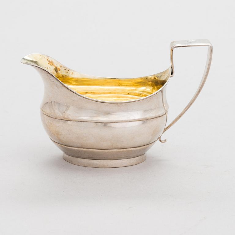 Fat och gräddsnäcka, silver, G. Holmberg, Åbo 1837 och I. Thiel, Kuopio 1841.