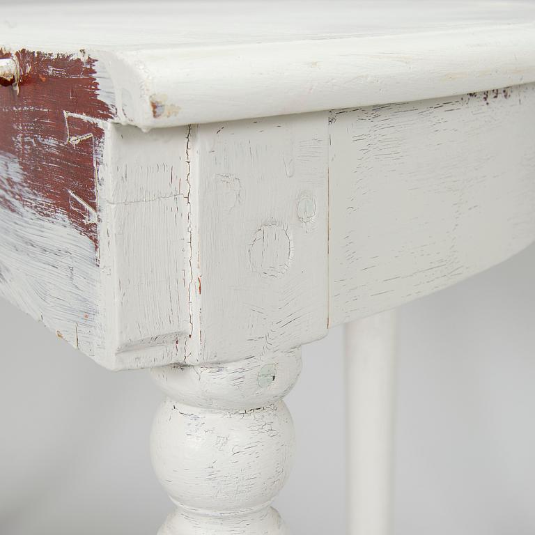 Matbord, sk. månbord, 1800-tal.