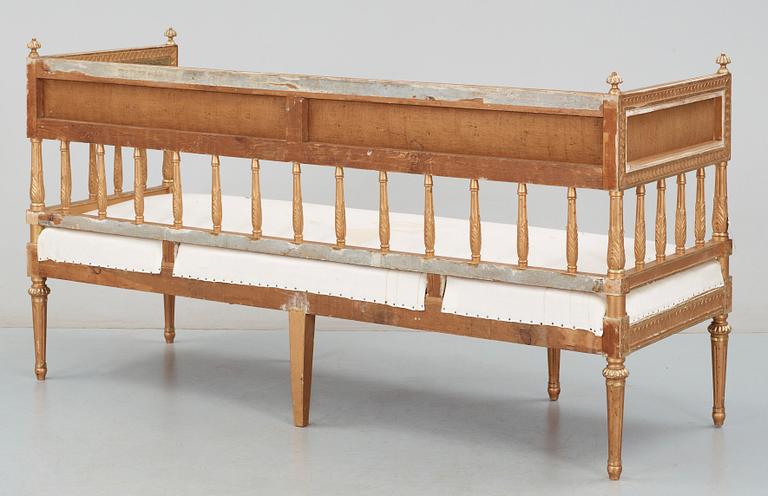 SOFFA, sengustaviansk stil med äldre delar, 1800-tal.