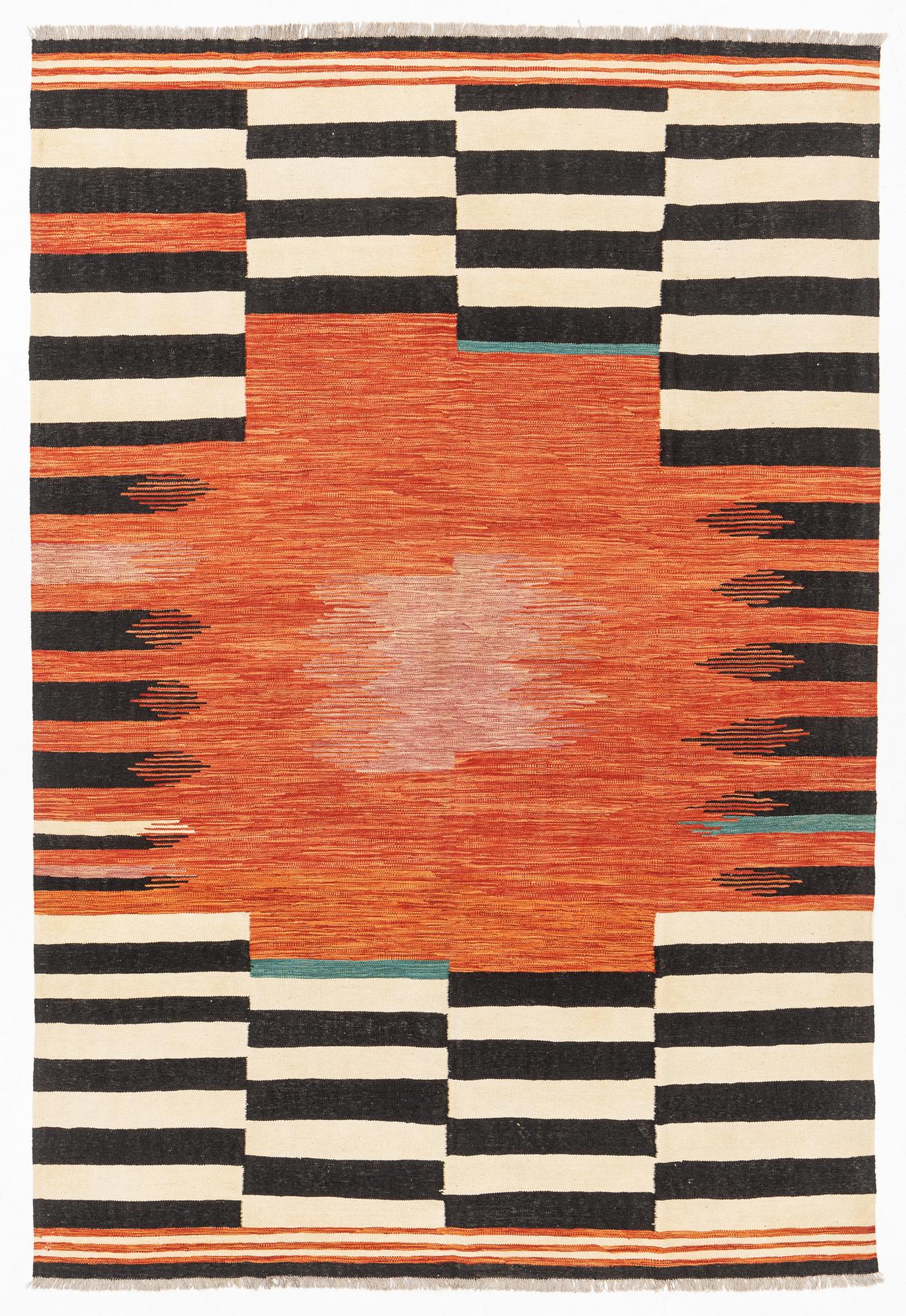 A Kilim carpet, c. 299 x 202 cm.