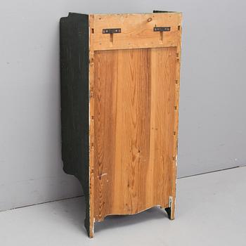 VÄGGBYRÅ, omkring år 1900.