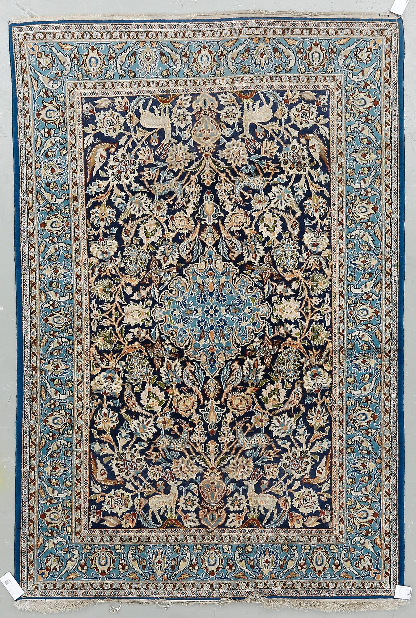 MATTA, semiantik Keshan, figural. Ca 211x140 cm.